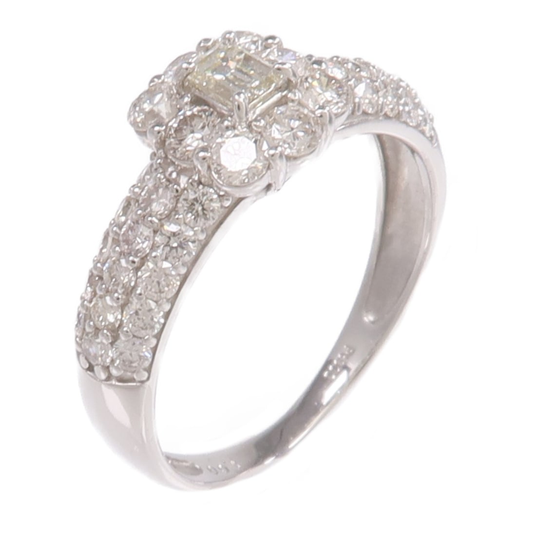 Pt900 Platinum Diamond Ring Size 5.25: Pt900 Platinum Diamond Ring Size 5.25 JEWELRY This elegant women's ring features a sparkling diamond set in high-quality Pt900 platinum. Designed in a classic style, it offers a sophisticated look wit