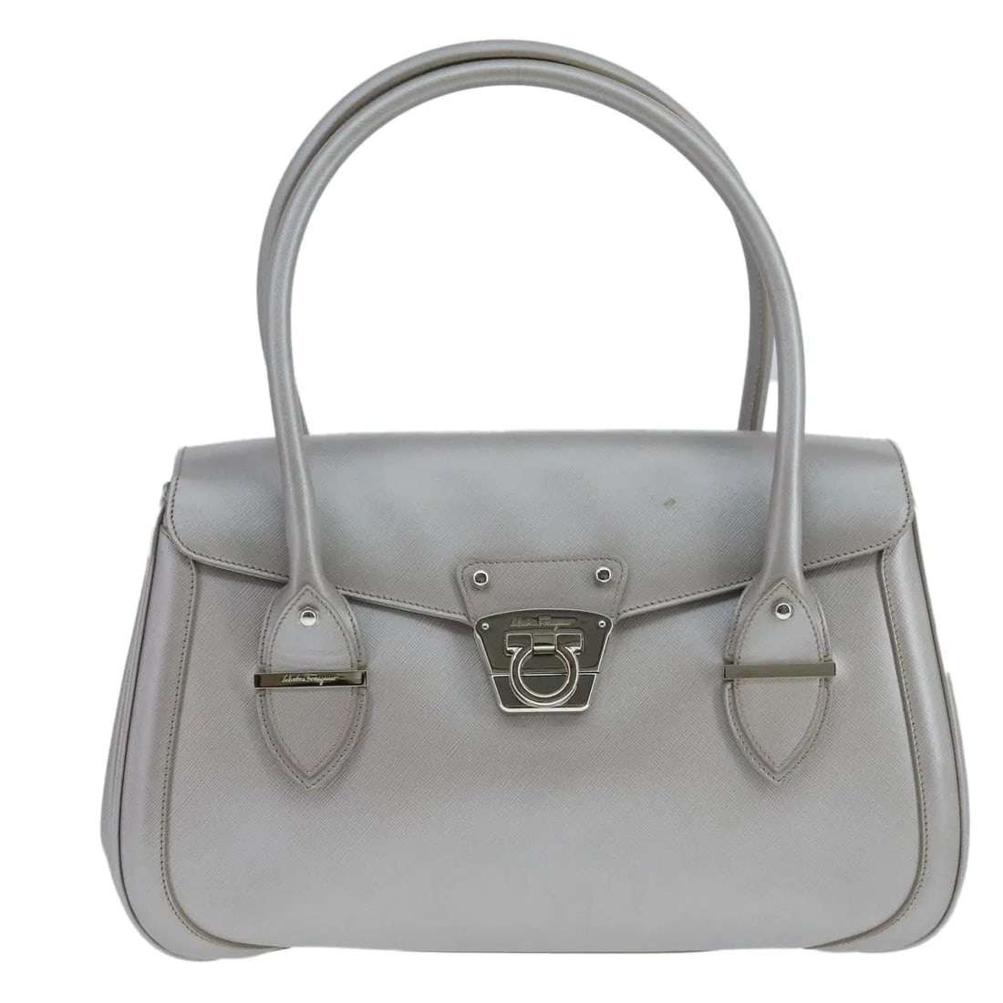 Leather satchel Salvatore Ferragamo Virna in silver: Leather satchel Salvatore Ferragamo Virna in silver Salvatore Ferragamo Virna Satchel in silver leather. This women's handbag is presented in fair condition with visible wear, including rubbing to the