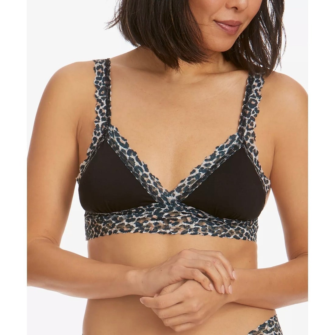 HANKY PANKY Classic Leopard Padded Triangle Bralette Black S: HANKY PANKY Classic Leopard Padded Triangle Bralette Black S Introducing the HANKY PANKY Women's Classic Leopard Cotton Padded Triangle Bralette in Black. This stylish bralette features a trendy anima