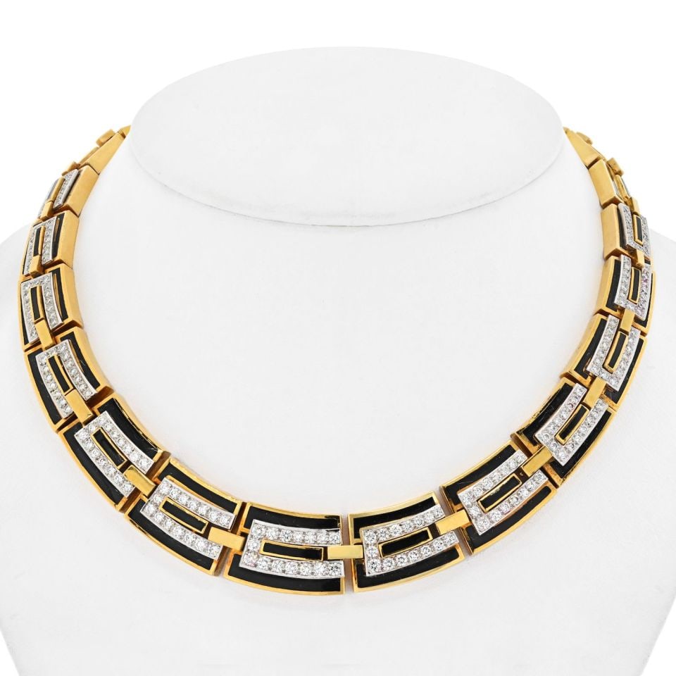 David Webb Parthenon Black Enamel Necklace 18K Gold Platinum 10 Cts Diamonds: David Webb Parthenon Black Enamel Necklace 18K Gold Platinum 10 Cts Diamonds Discover the elegance of the David Webb Manhattan Minimalism Parthenon Black Enamel Necklace, a stunning piece crafted from