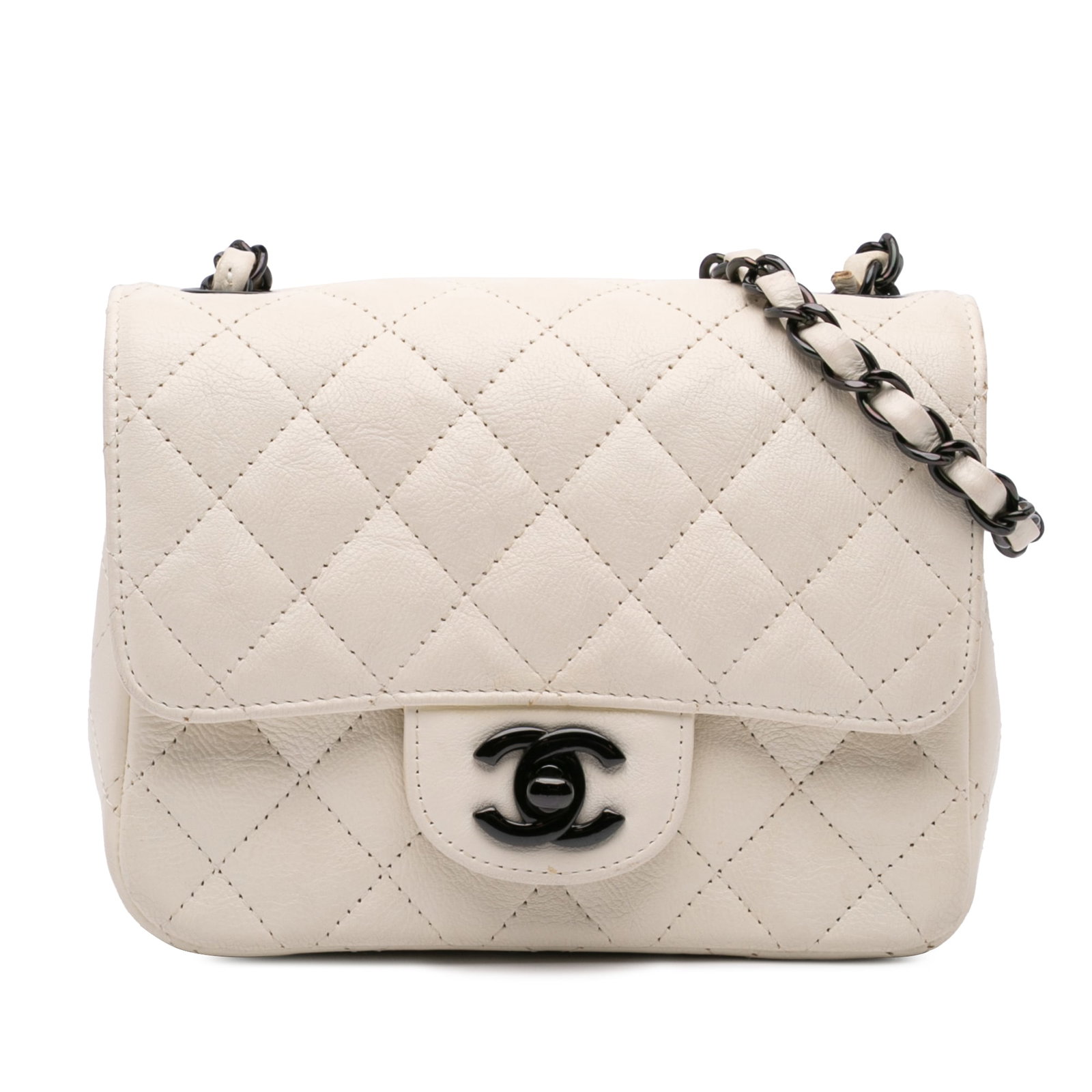 Chanel Mini Square Classic Crumpled Calfskin White Flap Bag: Chanel Mini Square Classic Crumpled Calfskin White Flap Bag This elegant Chanel Mini Square Classic Crumpled Calfskin Single Flap bag is a stunning addition to any collection. Crafted from luxurious q