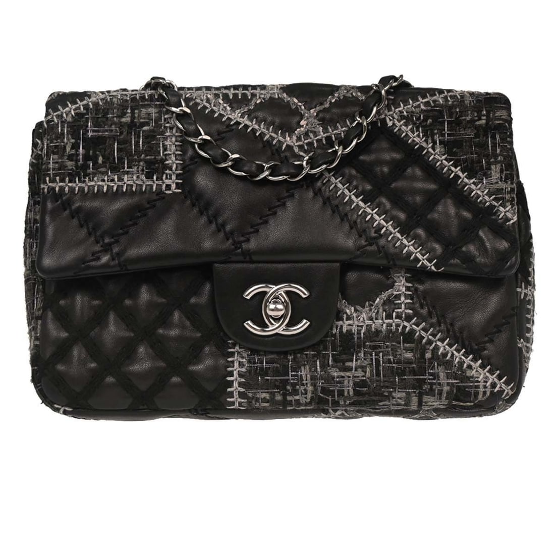 CHANEL Small Shoulder Bag Black Lambskin Tweed Matelasse Flap Turnlock: CHANEL Small Shoulder Bag Black Lambskin Tweed Matelasse Flap Turnlock Chanel shoulder bag in black tweed and lambskin leather with patchwork stitching and a matelasse pattern. This small flap bag fea