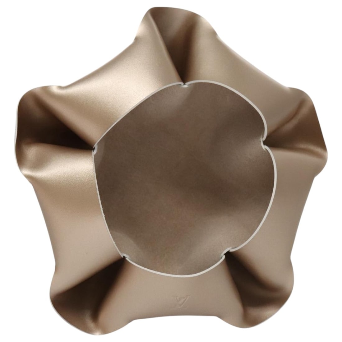 Louis Vuitton Gold Leather Origami Bowl PM Case: Louis Vuitton Gold Leather Origami Bowl PM Case This Louis Vuitton Origami Bowl PM accessory case is crafted from gold leather and features a compact, elegant design. Made in Italy, it is ideal for or