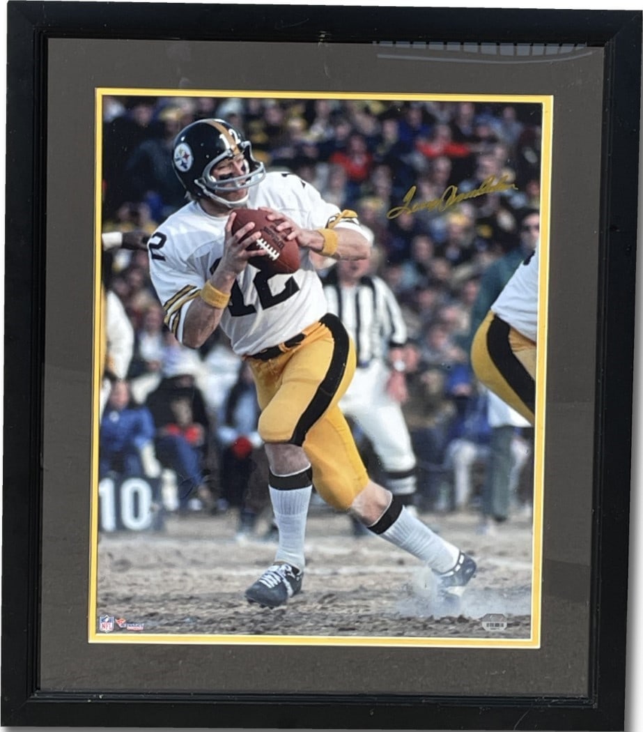 Terry Bradshaw Autographed 16x20 Photo Framed Steelers Fanatics Authenticated: Terry Bradshaw Autographed 16x20 Photo Framed Steelers Fanatics Authenticated This is an original autographed 16x20 photo of NFL legend Terry Bradshaw, showcasing his legacy with the Pittsburgh Steele