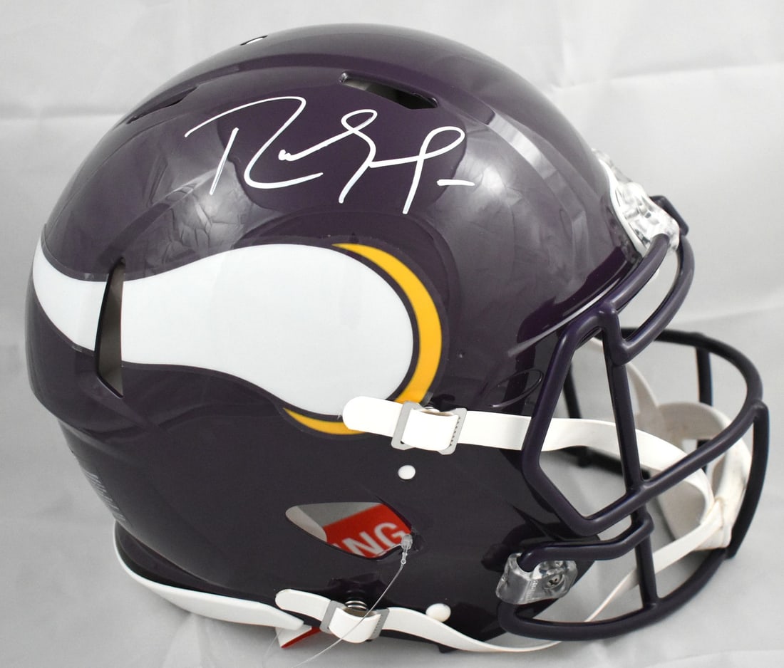Minnesota Vikings Randy Moss signed full size speed helmet Beckett hologram: Minnesota Vikings Randy Moss signed full size speed helmet Beckett hologram This is a pre-owned Minnesota Vikings full-size Speed Authentic helmet, autographed by Randy Moss. The helmet features Moss'