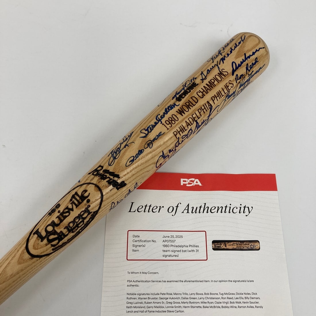 PSA DNA Philadelphia Phillies 31-Signature Baseball Bat (1 of 12)