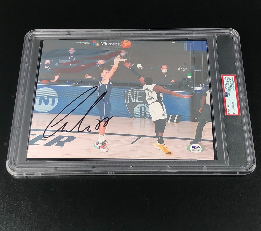 PSA 10 Luka Doncic autographed 8x10 Mavericks photo (1 of 5)