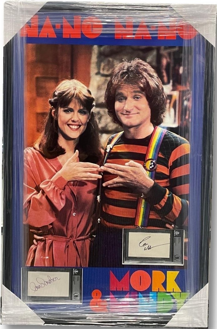 Custom Framed Mork and Mindy Autographs Beckett Authenticated Display: Custom Framed Mork and Mindy Autographs Beckett Authenticated Display This custom-framed display features autographed cut signatures from Robin Williams and Pam Dawber, stars of the television series 