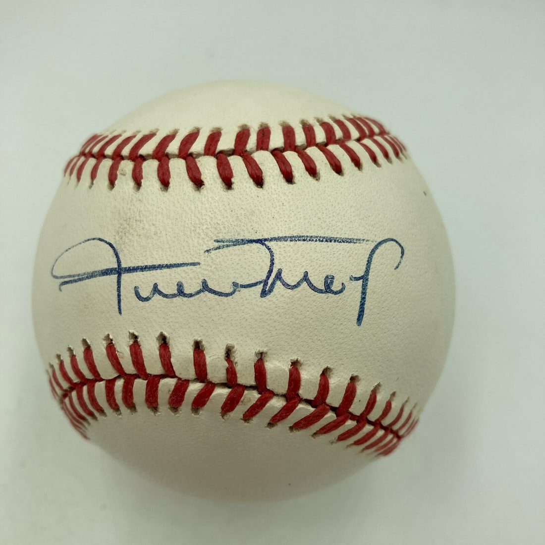 Willie Mays Signed National League Baseball PSA DNA Authenticated: Willie Mays Signed National League Baseball PSA DNA Authenticated This is an officially signed baseball by the legendary MLB player Willie Mays. The ball features Mays' autograph, authenticated by Pro