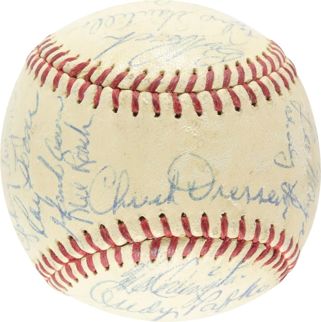 1960 Milwaukee Braves Team Signed Baseball with Hank Aaron PSA LOA: 1960 Milwaukee Braves Team Signed Baseball with Hank Aaron PSA LOA This stunning baseball is a cherished piece of sports history, showcasing the autographs of 29 members of the 1960 Milwaukee Braves, 