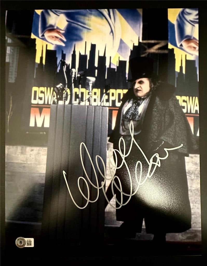 Batman Returns Penguin 11x14 Photo Signed by Danny DeVito Beckett Authenticated: Batman Returns Penguin 11x14 Photo Signed by Danny DeVito Beckett Authenticated This original 11x14 photograph from Batman Returns features the Penguin character and is hand-signed by Danny DeVito. Th
