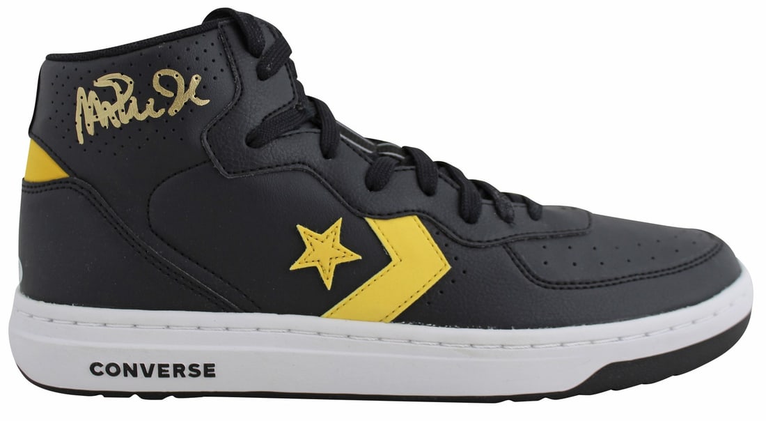 Magic Johnson Signed Right Converse Weapon Shoe Beckett Authenticated Lakers (1 of 10)