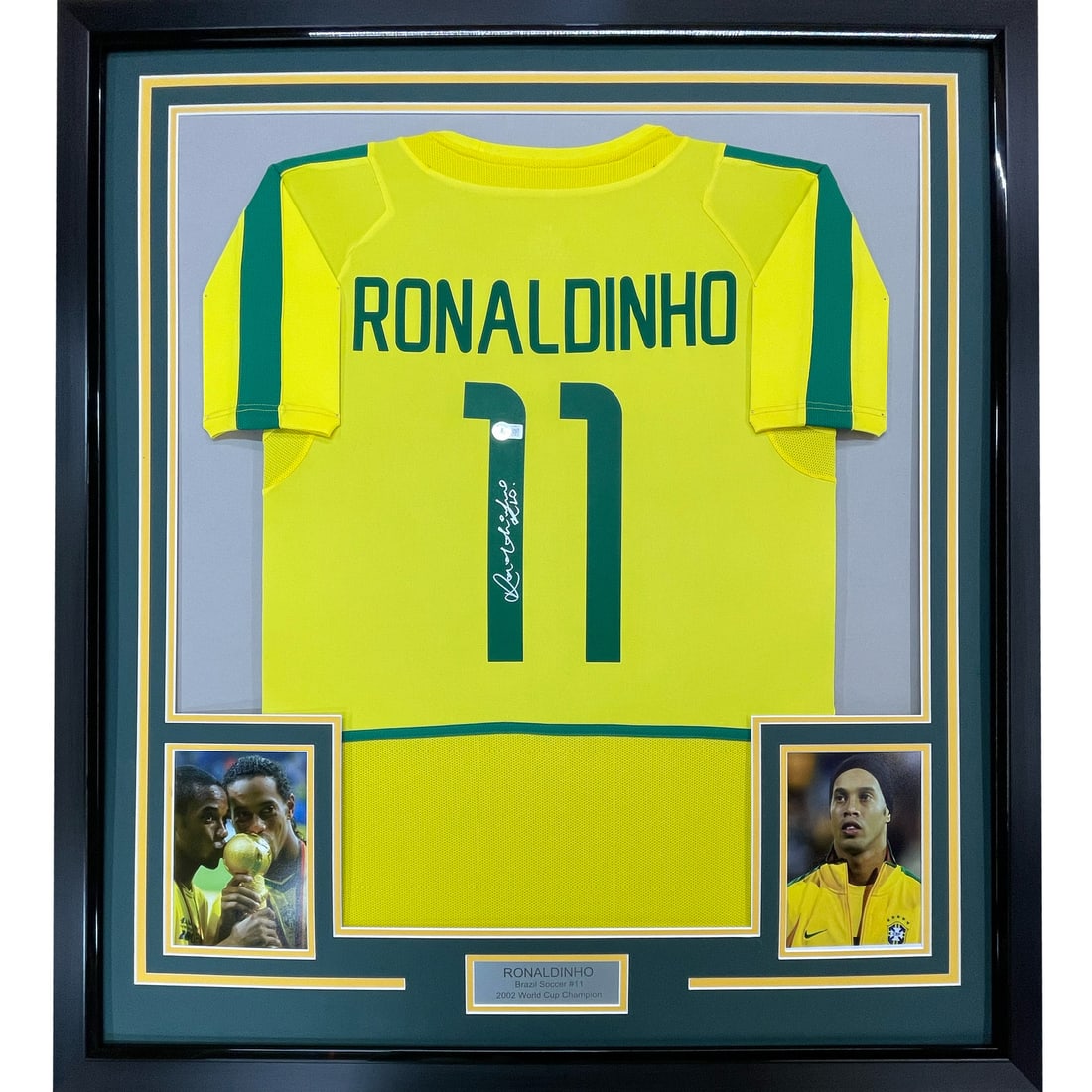 Framed Ronaldinho Signed Brazil Jersey 33x42 Beckett COA (1 of 2)