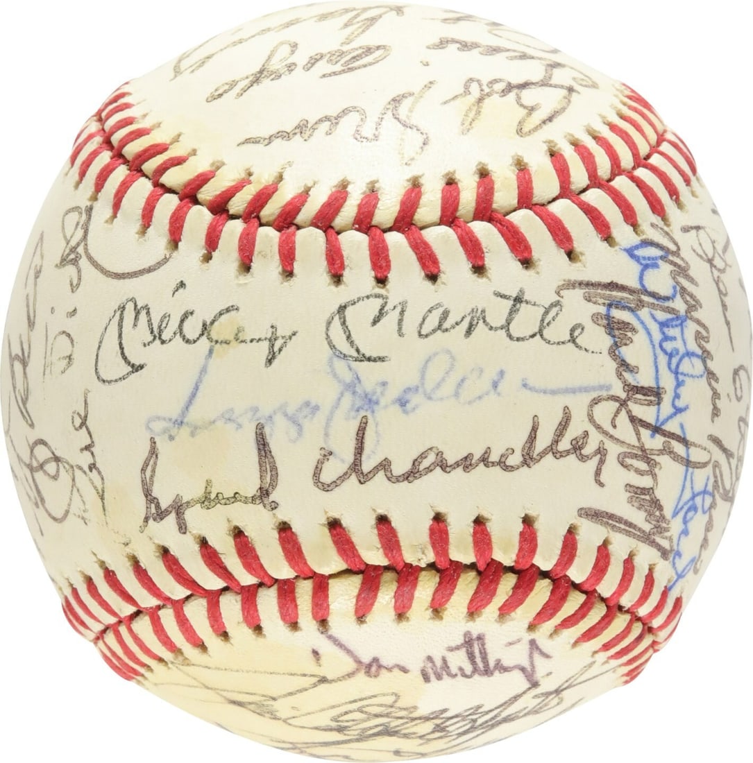 Signed Yankees Baseball 36 Signatures Mantle DiMaggio Maris PSA LOA: Signed Yankees Baseball 36 Signatures Mantle DiMaggio Maris PSA LOA This unparalleled baseball commemorates the legendary New York Yankees, featuring an extraordinary collection of 36 signatures from 
