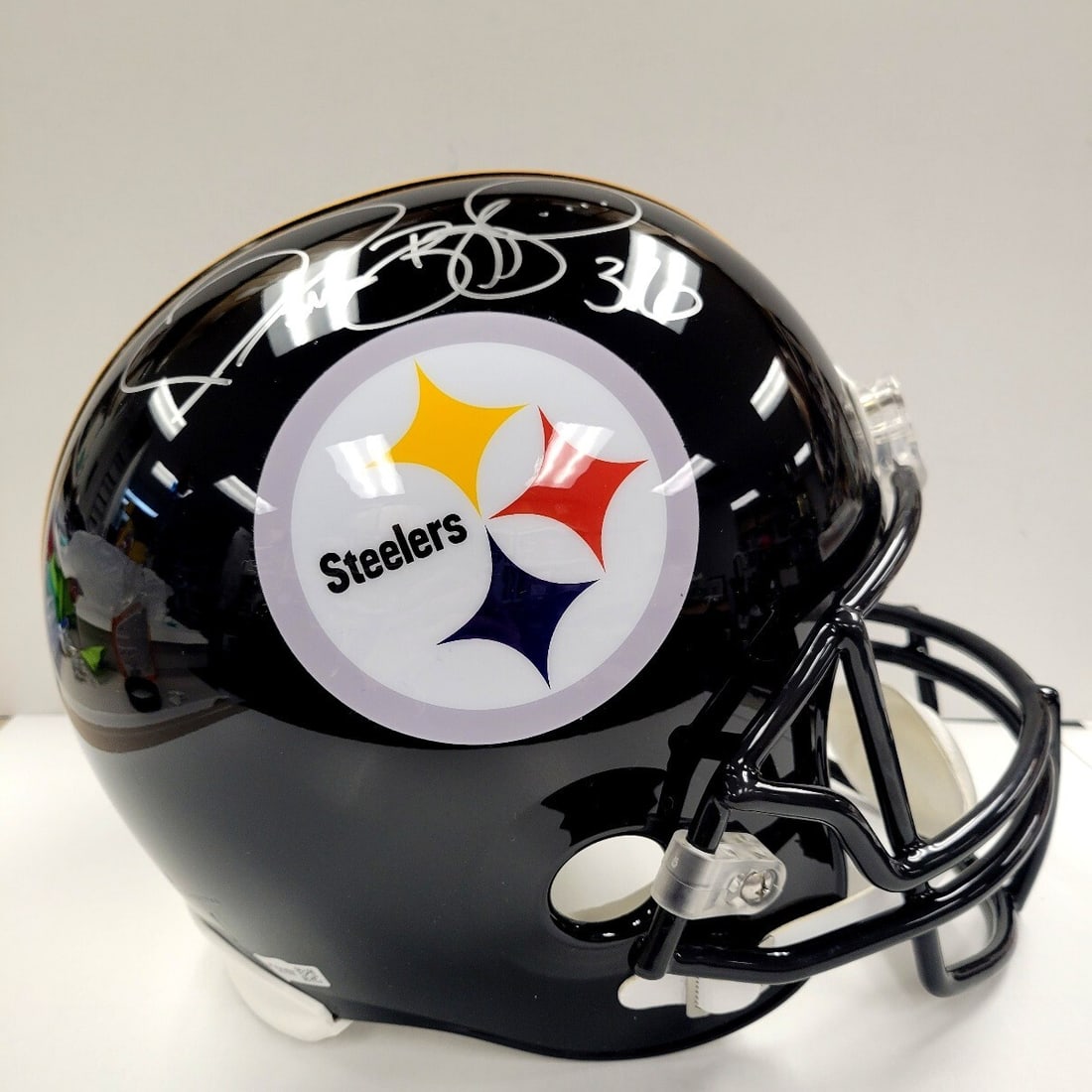 Signed Jerome Bettis Steelers Replica Full Size Helmet Fanatics Holo: Signed Jerome Bettis Steelers Replica Full Size Helmet Fanatics Holo This is a pre-owned Pittsburgh Steelers replica full-size helmet signed by Jerome Bettis. The autograph is authenticated by Fanatic
