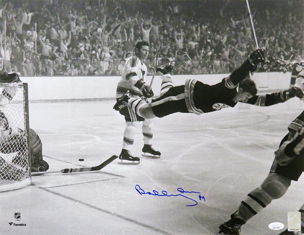 Bobby Orr Signed Boston Bruins 16x20 Action Photo JSA COA: Bobby Orr Signed Boston Bruins 16x20 Action Photo JSA COA Celebrate the legendary career of Bobby Orr with this signed 16x20 black and white photo capturing him in flying action as a member of the Bos