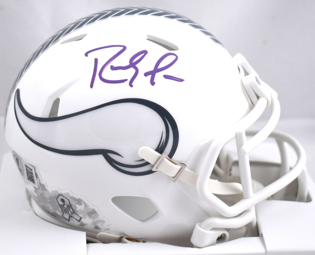 Minnesota Vikings Randy Moss signed 2024 Speed mini helmet Beckett hologram: Minnesota Vikings Randy Moss signed 2024 Speed mini helmet Beckett hologram This Minnesota Vikings Salute 2024 Speed mini helmet features the authentic signature of Randy Moss. The helmet has been aut