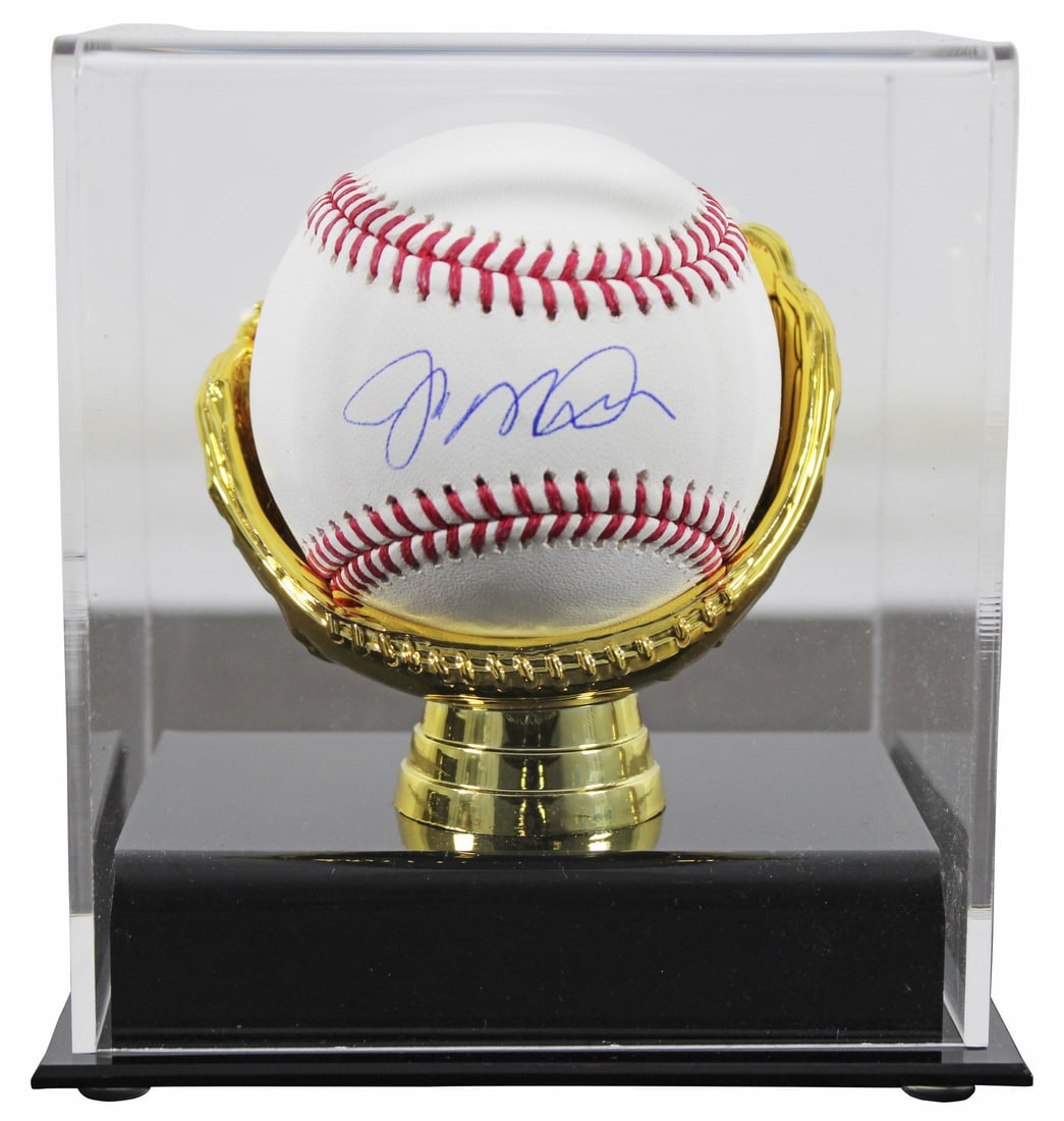 Joe Montana Signed OML Baseball with Fanatics Authentication San Francisco 49ers: Joe Montana Signed OML Baseball with Fanatics Authentication San Francisco 49ers This authentic OML baseball is personally signed by Joe Montana, legendary quarterback of the San Francisco 49ers. It c