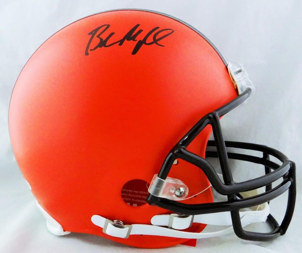 Baker Mayfield autographed Browns full size ProLine helmet Beckett authenticated black: Baker Mayfield autographed Browns full size ProLine helmet Beckett authenticated black This is an original Cleveland Browns full-size ProLine helmet signed by Baker Mayfield. The autograph is authenti