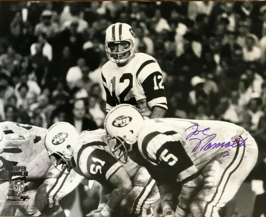 Joe Namath Signed 16x20 Super Bowl Photo with Hologram: Joe Namath Signed 16x20 Super Bowl Photo with Hologram Capture a piece of football history with this authentic signed 16x20 photo of Hall of Famer Joe Namath. This stunning black and white photograph 