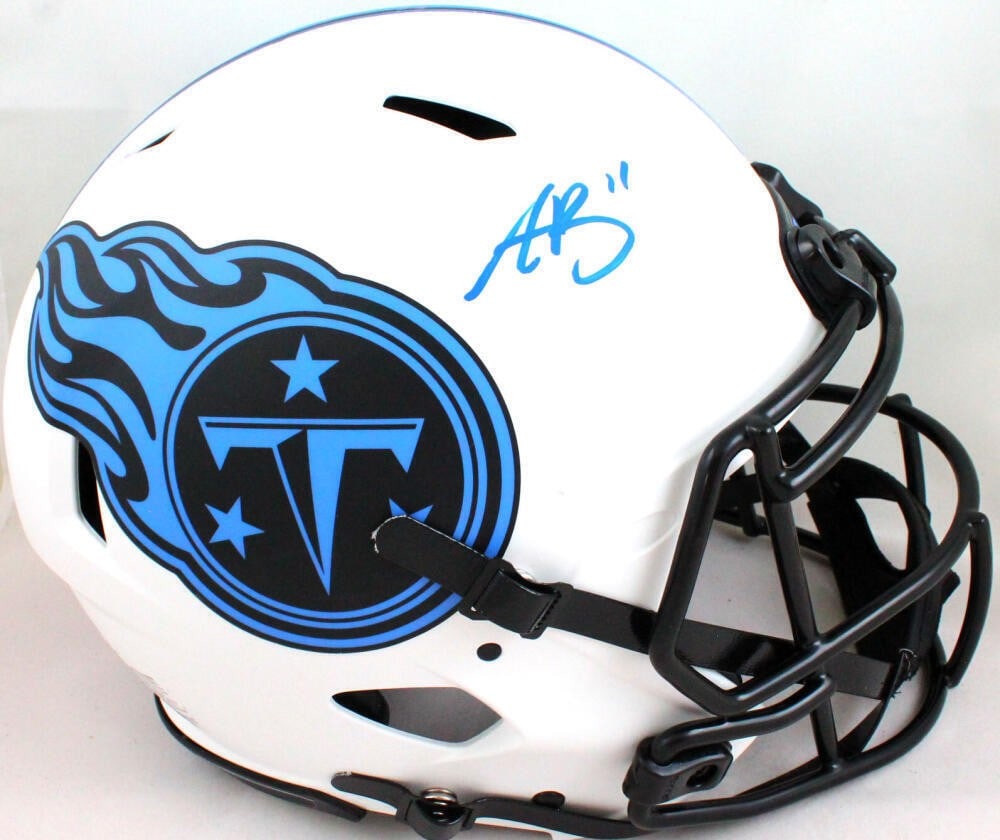 AJ Brown Tennessee Titans signed authentic Lunar FS helmet Beckett: AJ Brown Tennessee Titans signed authentic Lunar FS helmet Beckett This is an authentic Tennessee Titans Lunar Full Size helmet signed by AJ Brown. The helmet features a light blue color and comes wit