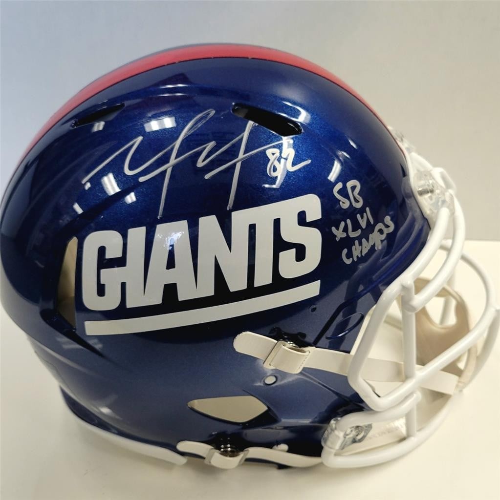New York Giants Full Size Helmet Mario Manningham Signature SB XLVI Champs Beckett: New York Giants Full Size Helmet Mario Manningham Signature SB XLVI Champs Beckett This full-size New York Giants helmet is signed by Mario Manningham and features the inscription "SB XLVI Champs." Th