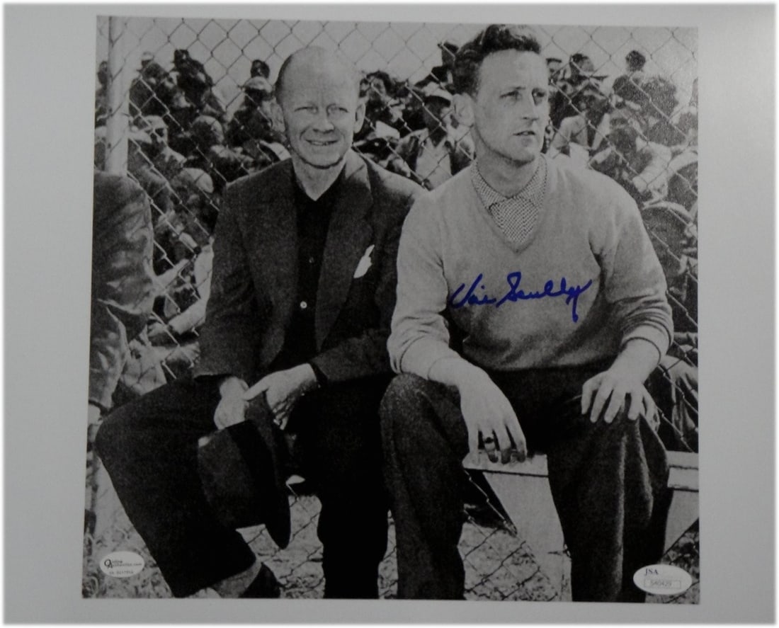 Vin Scully Signed 11x14 Photo LA Dodgers JSA Authenticated: Vin Scully Signed 11x14 Photo LA Dodgers JSA Authenticated Celebrate the legacy of baseball with this authentic 11x14 photo of Vin Scully, the beloved broadcaster of the Los Angeles Dodgers. This orig