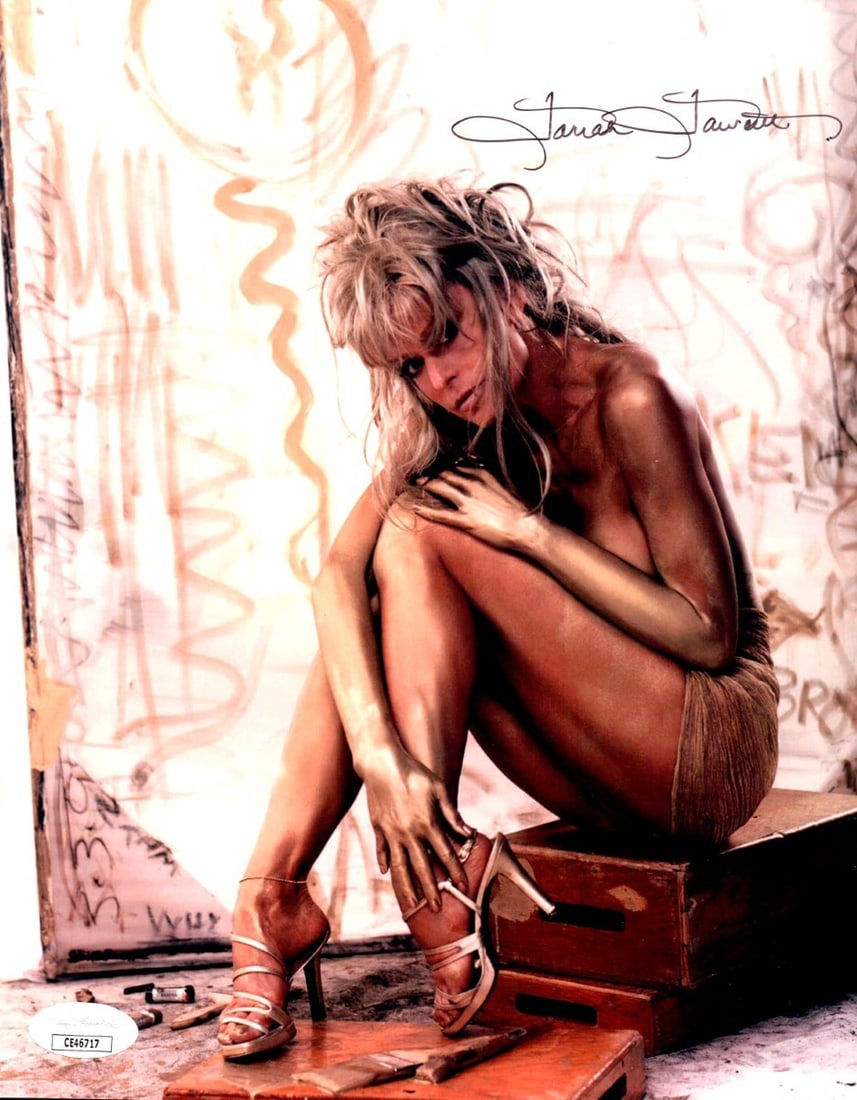 Authentic 8x10 Photograph Signed by Farrah Fawcett with JSA Authentication: Authentic 8x10 Photograph Signed by Farrah Fawcett with JSA Authentication This is an original 8x10 photograph autographed by Farrah Fawcett. The photo, authenticated by James Spence Authentication (J