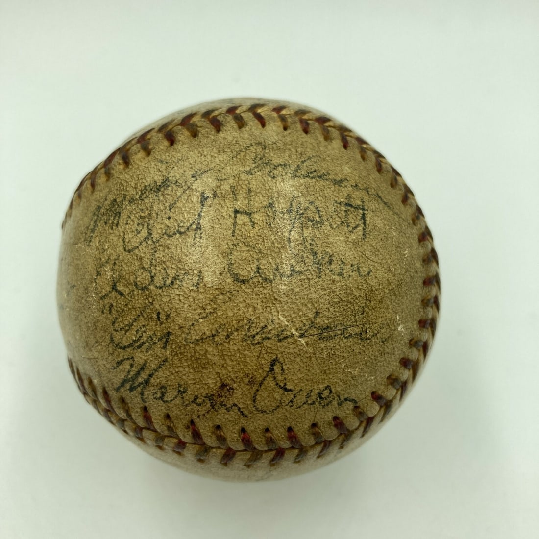 Detroit Tigers 1935 World Series Team Ball Signed by 20 With PSA DNA COA: Detroit Tigers 1935 World Series Team Ball Signed by 20 With PSA DNA COA This is an official American League baseball signed by the 1935 Detroit Tigers World Series Champions team. The ball features 2