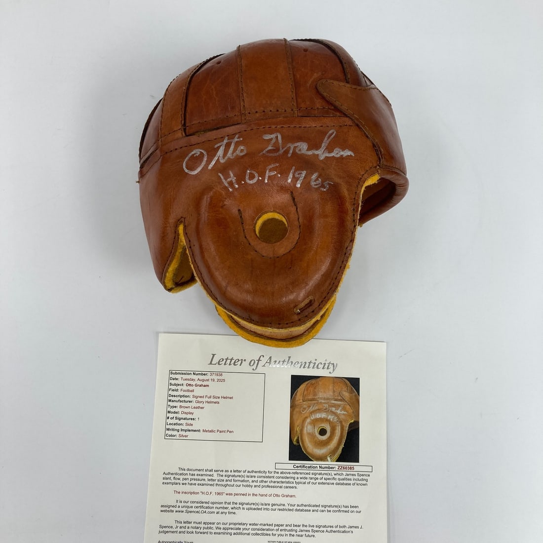 Otto Graham Signed Full-Size Leather Helmet JSA COA Cleveland Browns: Otto Graham Signed Full-Size Leather Helmet JSA COA Cleveland Browns This magnificent full-size leather helmet is a tribute to football legend Otto Graham, a Hall of Famer inducted in 1965. The helmet