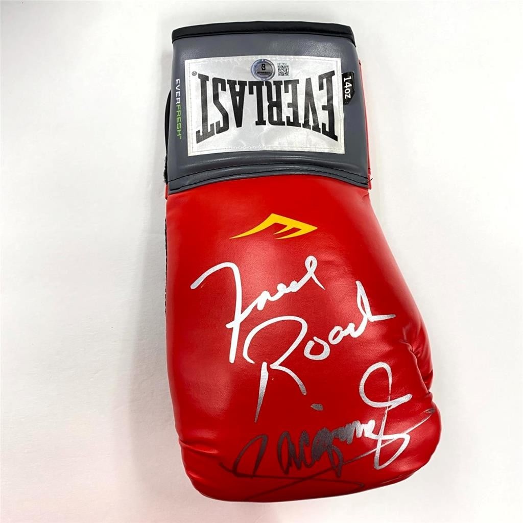 Everlast Boxing Glove Signed by Manny Pacquiao and Freddie Roach Beckett Authenticated (1 of 5)