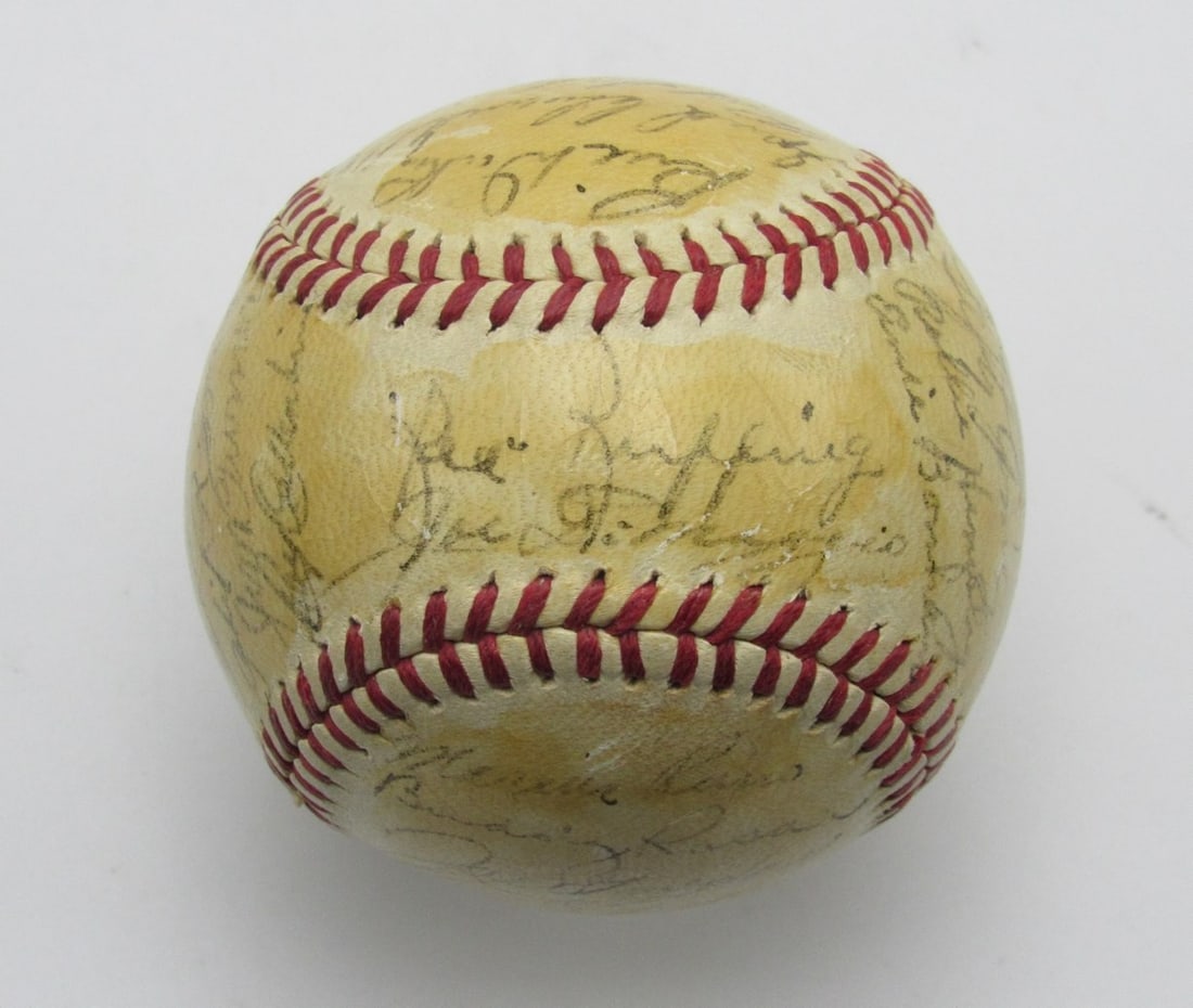 1942 Yankees team-signed OAL baseball 26 autographs (1 of 7)