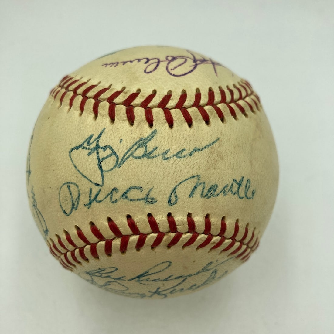 Official AL baseball signed by 1957 Yankees champs Mantle PSA DNA COA (1 of 8)