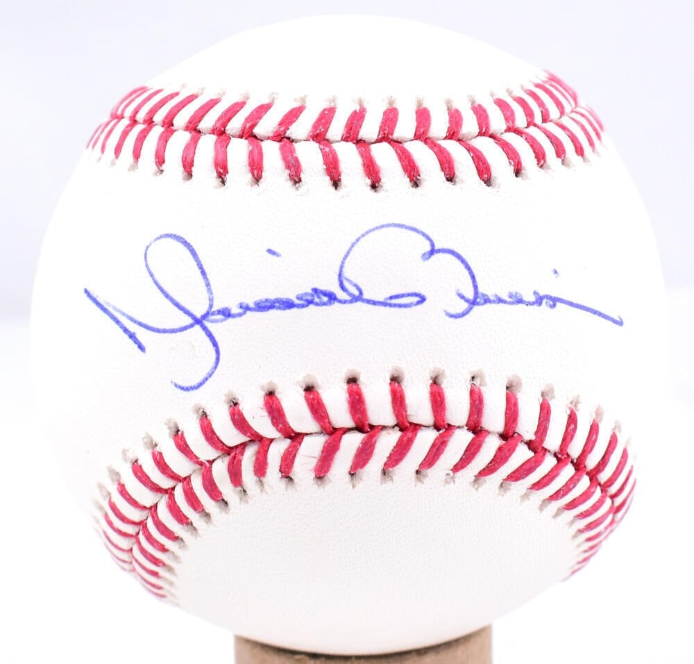 Rawlings OML Baseball signed by Mariano Rivera with Beckett W hologram: Rawlings OML Baseball signed by Mariano Rivera with Beckett W hologram Autographed Rawlings OML baseball signed by Mariano Rivera. The ball is an original item associated with the New York Yankees and