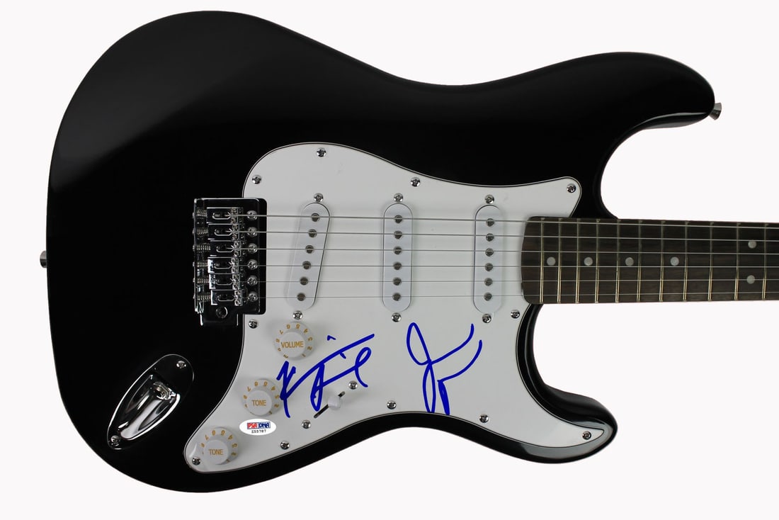Autographed Guitar Signed by Kevin Smith and Jason Mewes PSA/DNA COA (1 of 1)