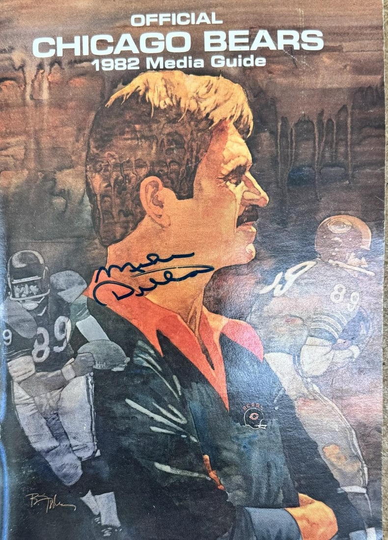 1982 Chicago Bears media guide 48 signatures BAS: 1982 Chicago Bears media guide 48 signatures BAS This is an original 1982 Official Chicago Bears Media Guide, hand-signed by 48 members of the 1982 team, including players and coaches. Notable signers