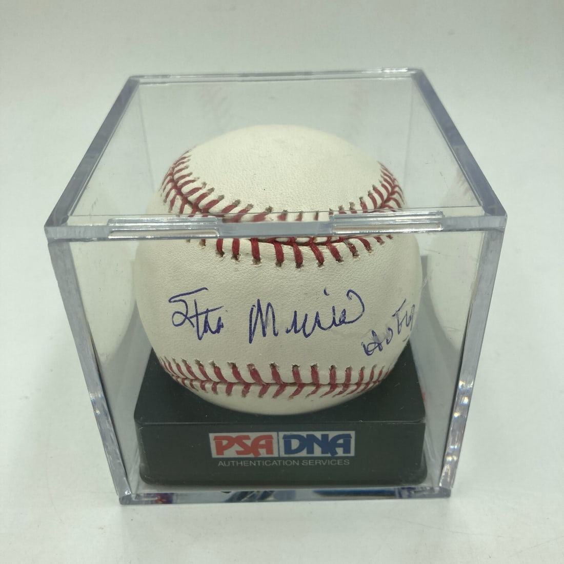 Stan Musial Signed Baseball HOF 1969 PSA DNA Graded 10 GEM MINT: Stan Musial Signed Baseball HOF 1969 PSA DNA Graded 10 GEM MINT This is a remarkable signed baseball featuring the legendary Stan Musial, a Hall of Famer inducted in 1969. The ball has been authentica