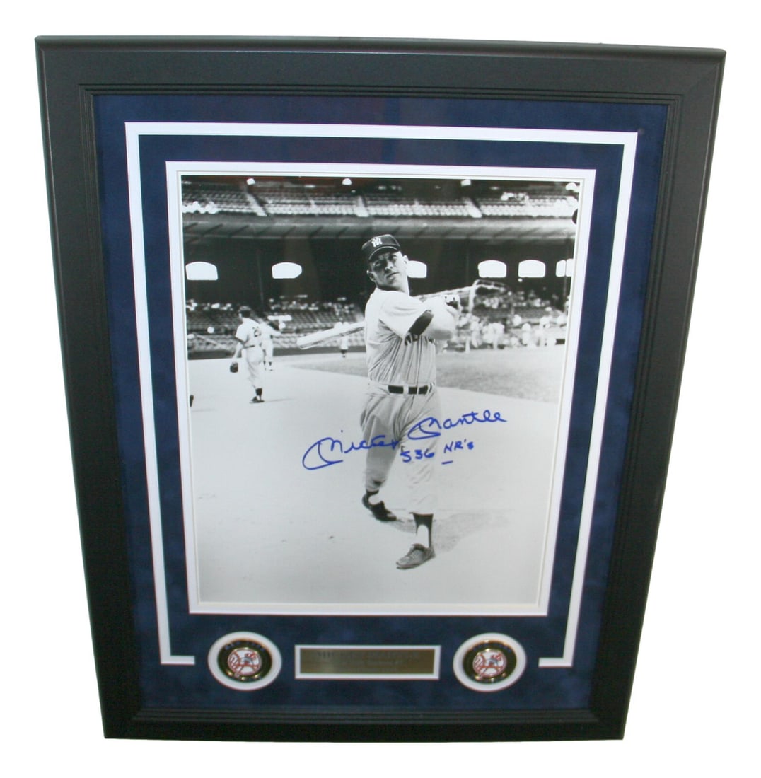 Mickey Mantle Signed 11x14 Photo New York Yankees JSA Authenticated: Mickey Mantle Signed 11x14 Photo New York Yankees JSA Authenticated This stunning 11x14 framed photo features the legendary Mickey Mantle, an iconic player for the New York Yankees. The photograph sho