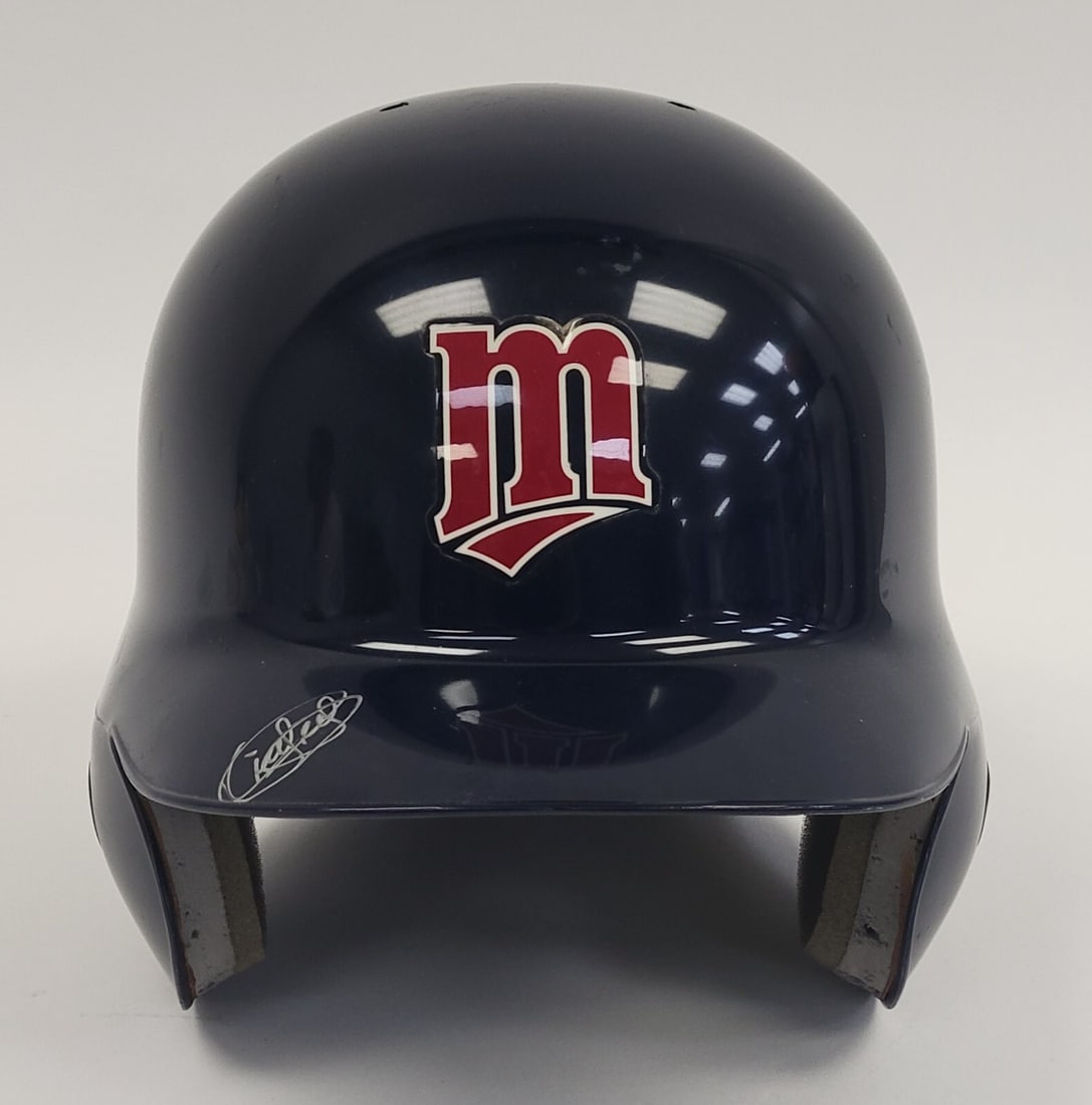Kirby Puckett Signed Minnesota Twins Helmet with Beckett Authentication: Kirby Puckett Signed Minnesota Twins Helmet with Beckett Authentication This is an original Minnesota Twins full-size batting helmet autographed by baseball legend Kirby Puckett. The autograph is insc