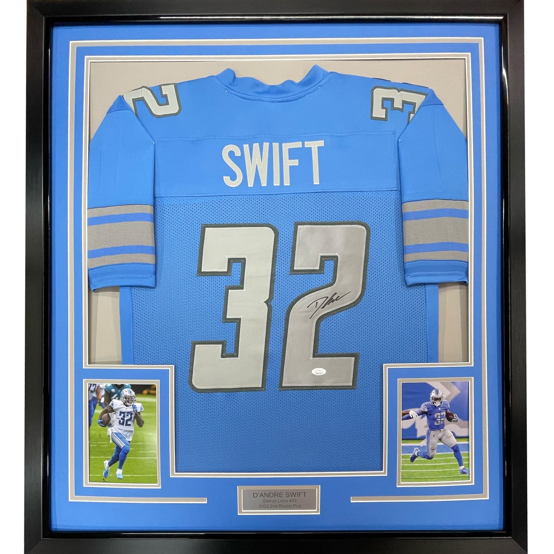 Framed D'Andre Swift Autographed Jersey 33x42 Detroit Lions JSA COA: Framed D'Andre Swift Autographed Jersey 33x42 Detroit Lions JSA COA Celebrate the incredible talent of D'Andre Swift with this professionally framed and autographed Detroit Lions jersey. Measuring 33"