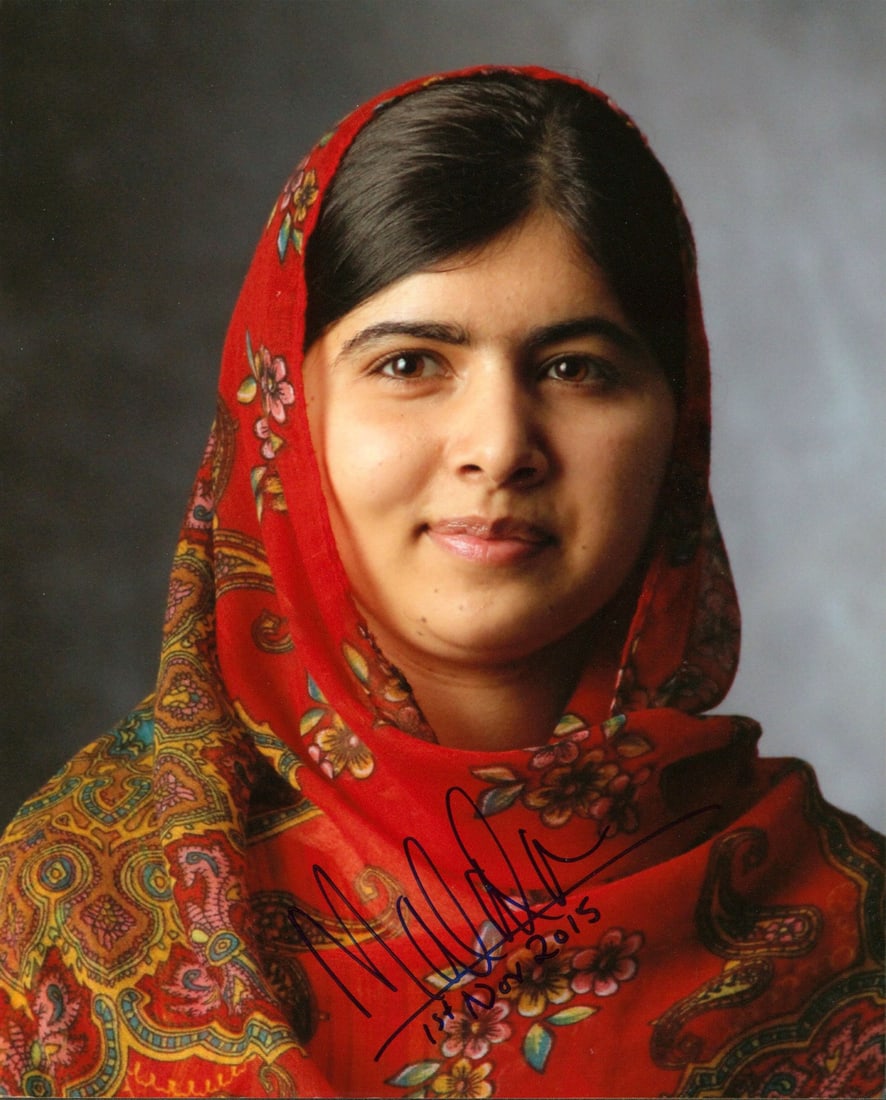 Malala Yousafzai Signed 8x10 Photo JSA Certified Authentic: Malala Yousafzai Signed 8x10 Photo JSA Certified Authentic This is an authentic autographed 8x10 photo of Malala Yousafzai, the youngest Nobel Prize laureate. The photo has been personally signed by M