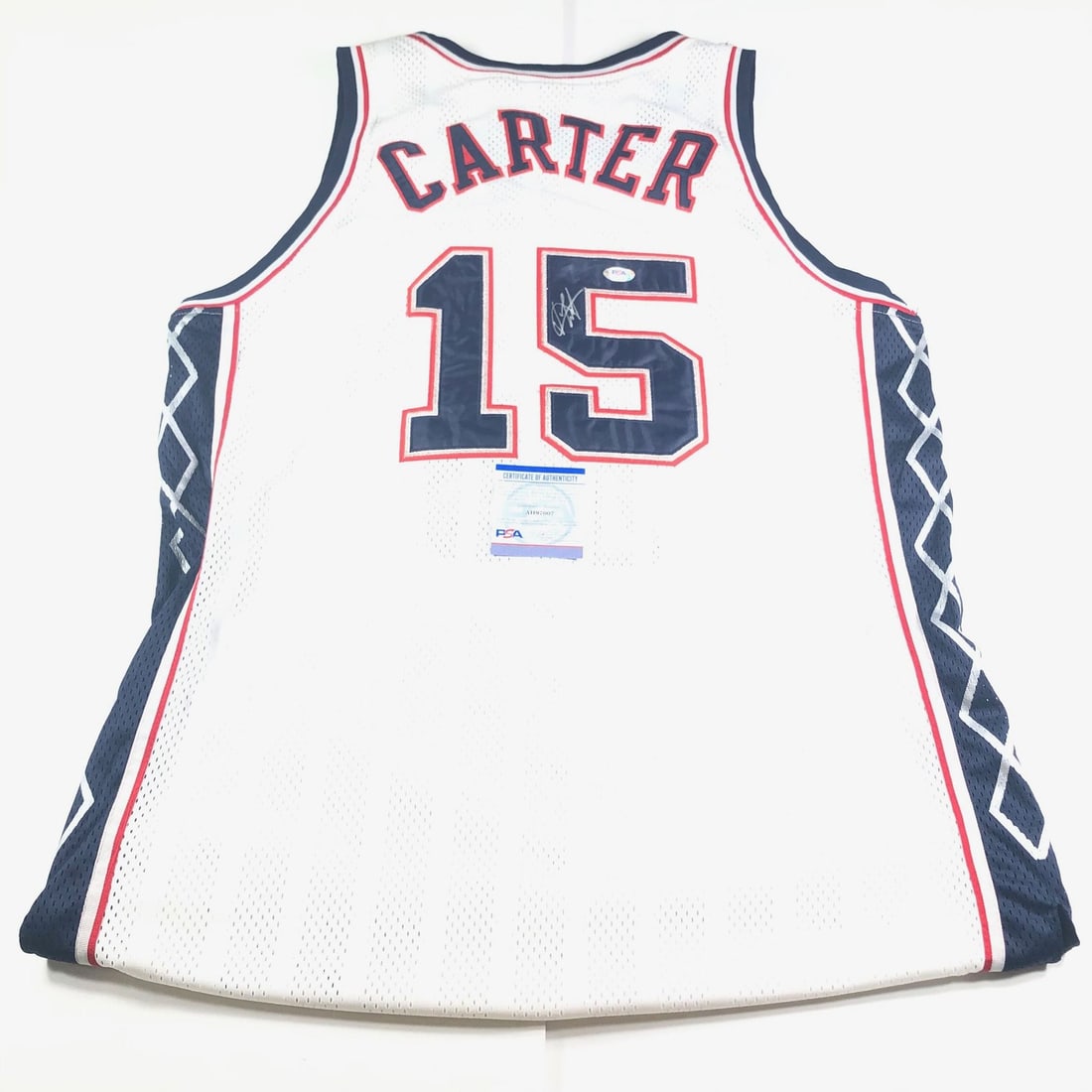 Vince Carter Autographed Jersey PSA/DNA New Jersey Nets: Vince Carter Autographed Jersey PSA/DNA New Jersey Nets This authentic New Jersey Nets jersey is signed by the legendary Vince Carter, known for his incredible contributions to basketball. The autogra