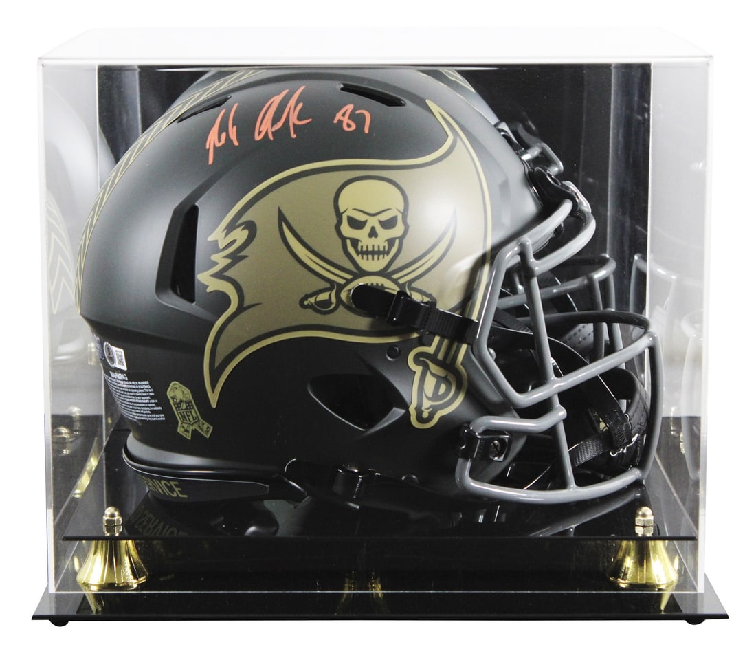 Rob Gronkowski Signed Buccaneers Speed Proline Helmet with Beckett Authentication: Rob Gronkowski Signed Buccaneers Speed Proline Helmet with Beckett Authentication This Tampa Bay Buccaneers helmet is a remarkable collectible, featuring a full-size Speed Proline design that has been