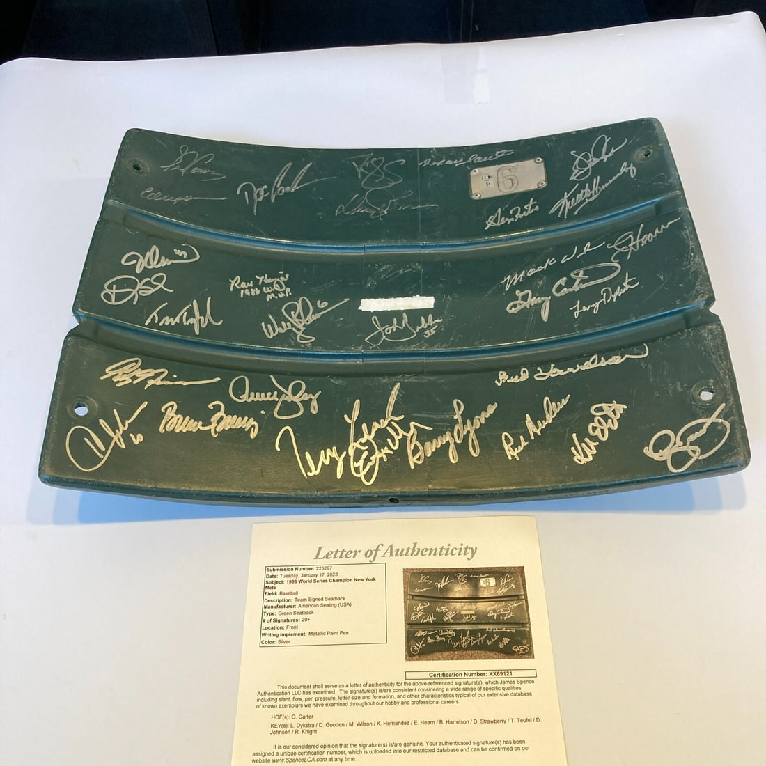 1986 New York Mets Team Signed Game Used Shea Stadium Seatback JSA COA: 1986 New York Mets Team Signed Game Used Shea Stadium Seatback JSA COA This is a unique piece of baseball memorabilia featuring the 1986 New York Mets World Series Championship team. This game-used se