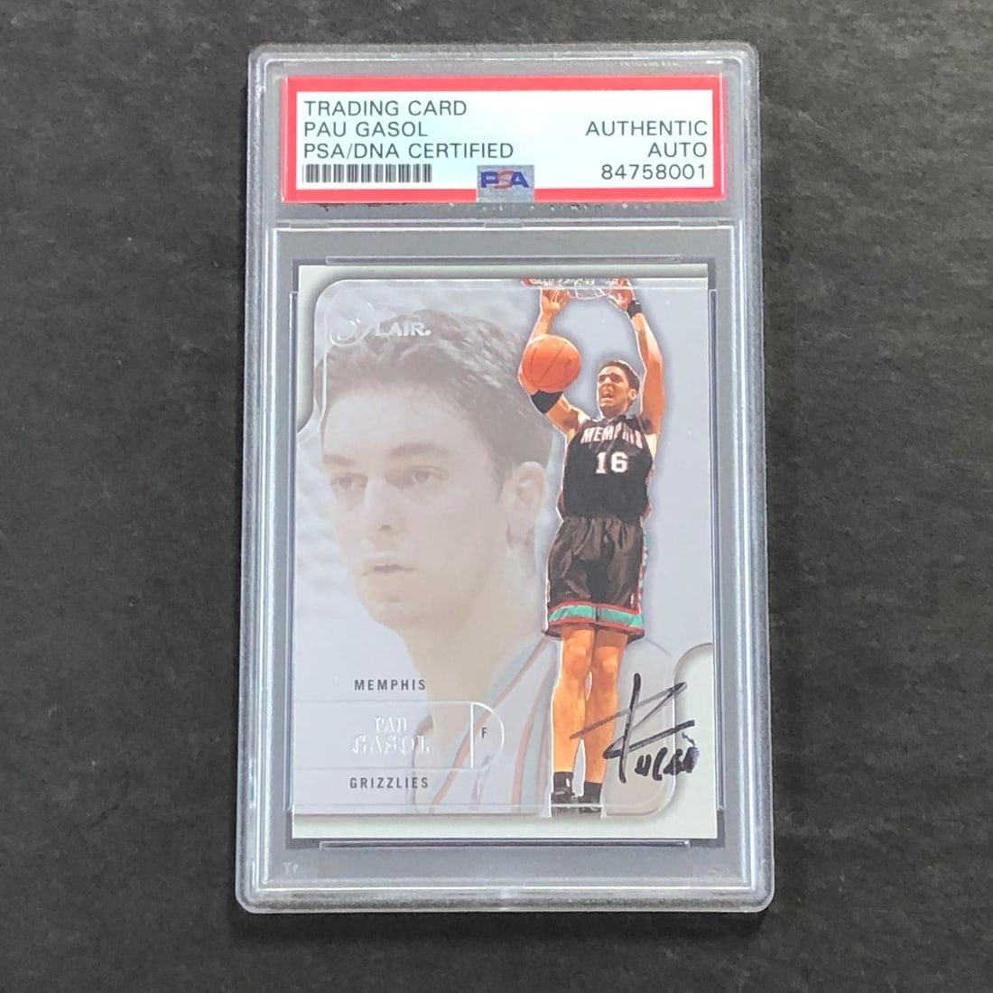 2003-04 Fleer #56 Pau Gasol Signed Card PSA/DNA Grizzlies: 2003-04 Fleer #56 Pau Gasol Signed Card PSA/DNA Grizzlies This is a 2003-04 Fleer #56 basketball card featuring Pau Gasol, a renowned player for the Memphis Grizzlies. The card is signed by Gasol, wit