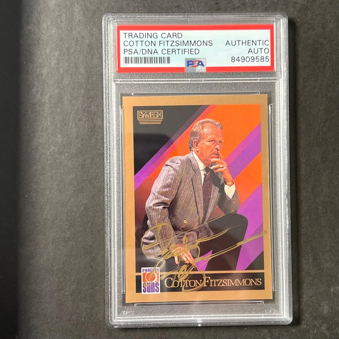 Cotton Fitzsimmons PSA Authenticated Signed 1990 Skybox Card #321 Phoenix Suns: Cotton Fitzsimmons PSA Authenticated Signed 1990 Skybox Card #321 Phoenix Suns This is a 1990 Skybox #321 trading card featuring Cotton Fitzsimmons, who was a well-known coach for the Phoenix Suns. Th