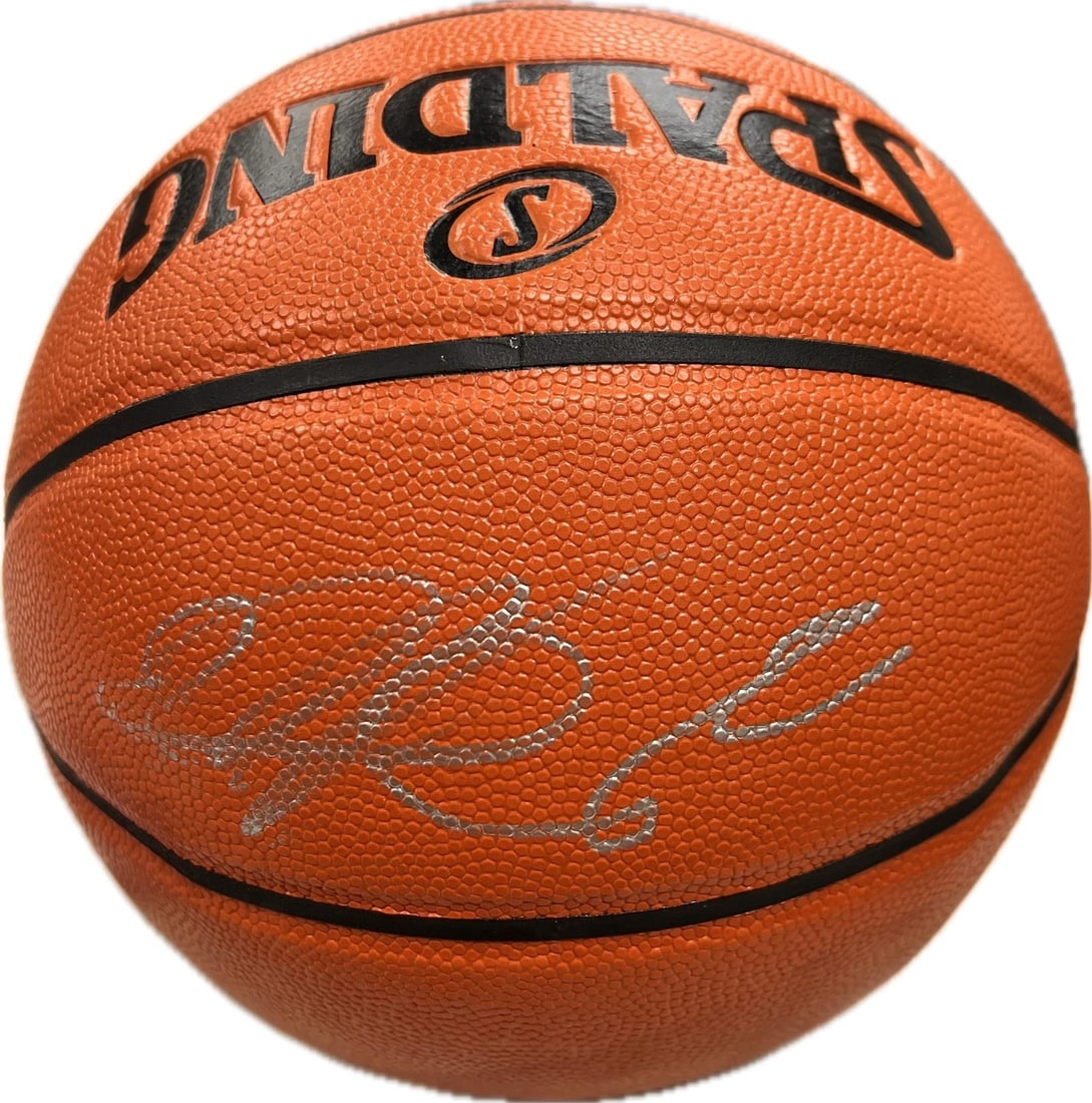 PSA DNA authenticated De'Aaron Fox signed Spalding basketball: PSA DNA authenticated De'Aaron Fox signed Spalding basketball This is a pre-owned Spalding basketball autographed by De'Aaron Fox of the San Antonio Spurs. The signature has been authenticated by PSA/
