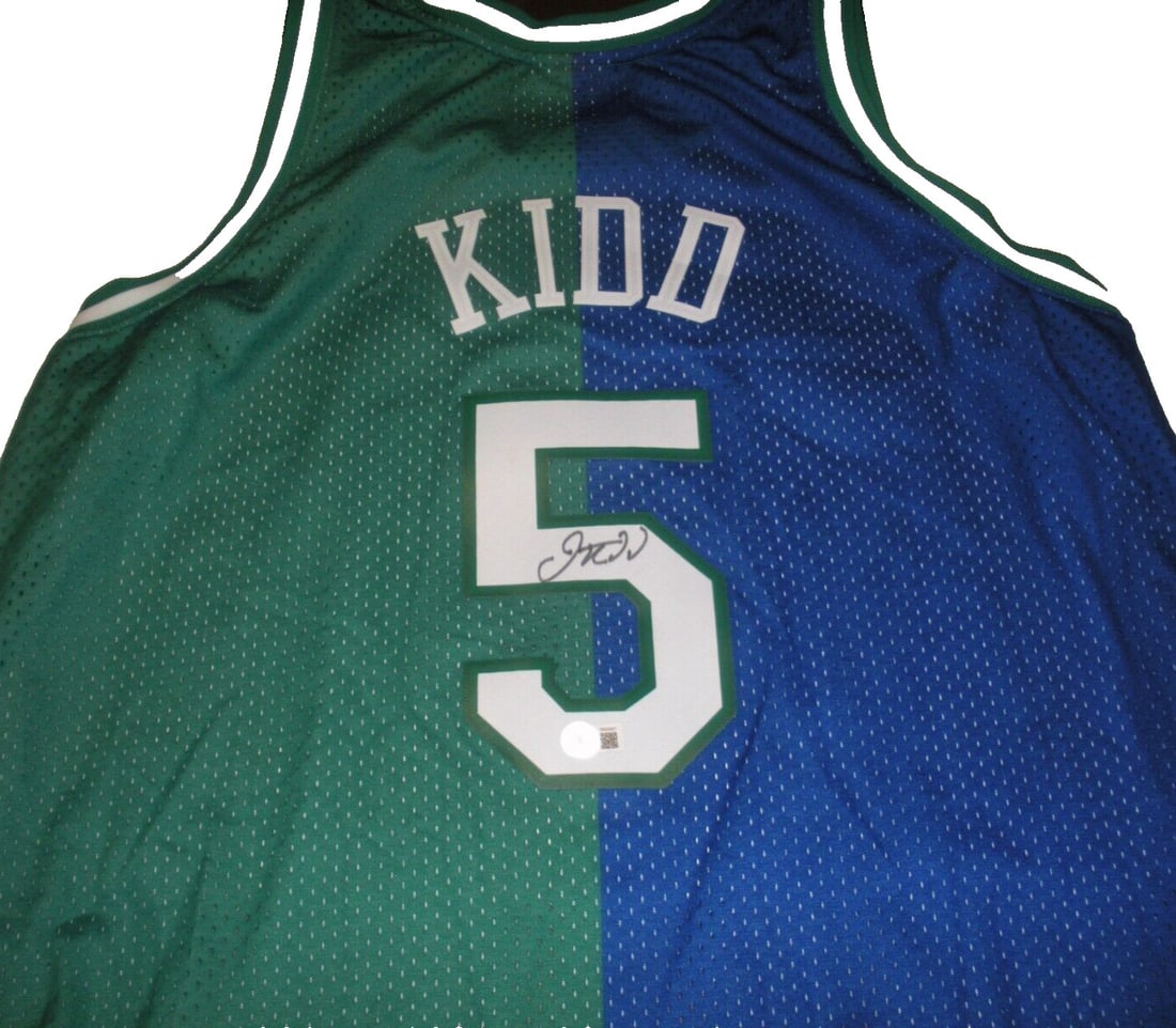 Jason Kidd Signed Mitchell & Ness Dallas Mavericks Jersey COA: Jason Kidd Signed Mitchell & Ness Dallas Mavericks Jersey COA This official licensed Mitchell & Ness jersey is a must-have for any basketball fan, featuring the signature of NBA legend Jason Kidd. Thi