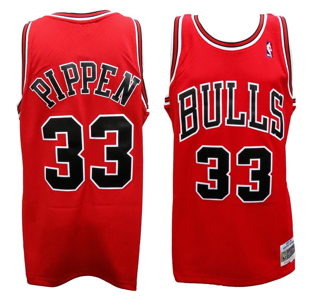 Scottie Pippen Chicago Bulls Red Mitchell & Ness Swingman Jersey 2XL: Scottie Pippen Chicago Bulls Red Mitchell & Ness Swingman Jersey 2XL Show your support for the Chicago Bulls with this Scottie Pippen red Mitchell & Ness NBA Swingman jersey in size 2XL. This jersey i