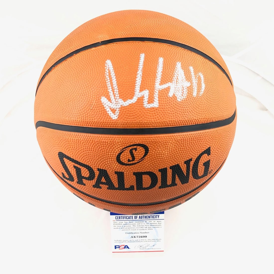 Spalding basketball autographed by Tari Eason PSA DNA authenticated: Spalding basketball autographed by Tari Eason PSA DNA authenticated This is a Spalding basketball autographed by Tari Eason. The item is an original piece from the United States and is associated with